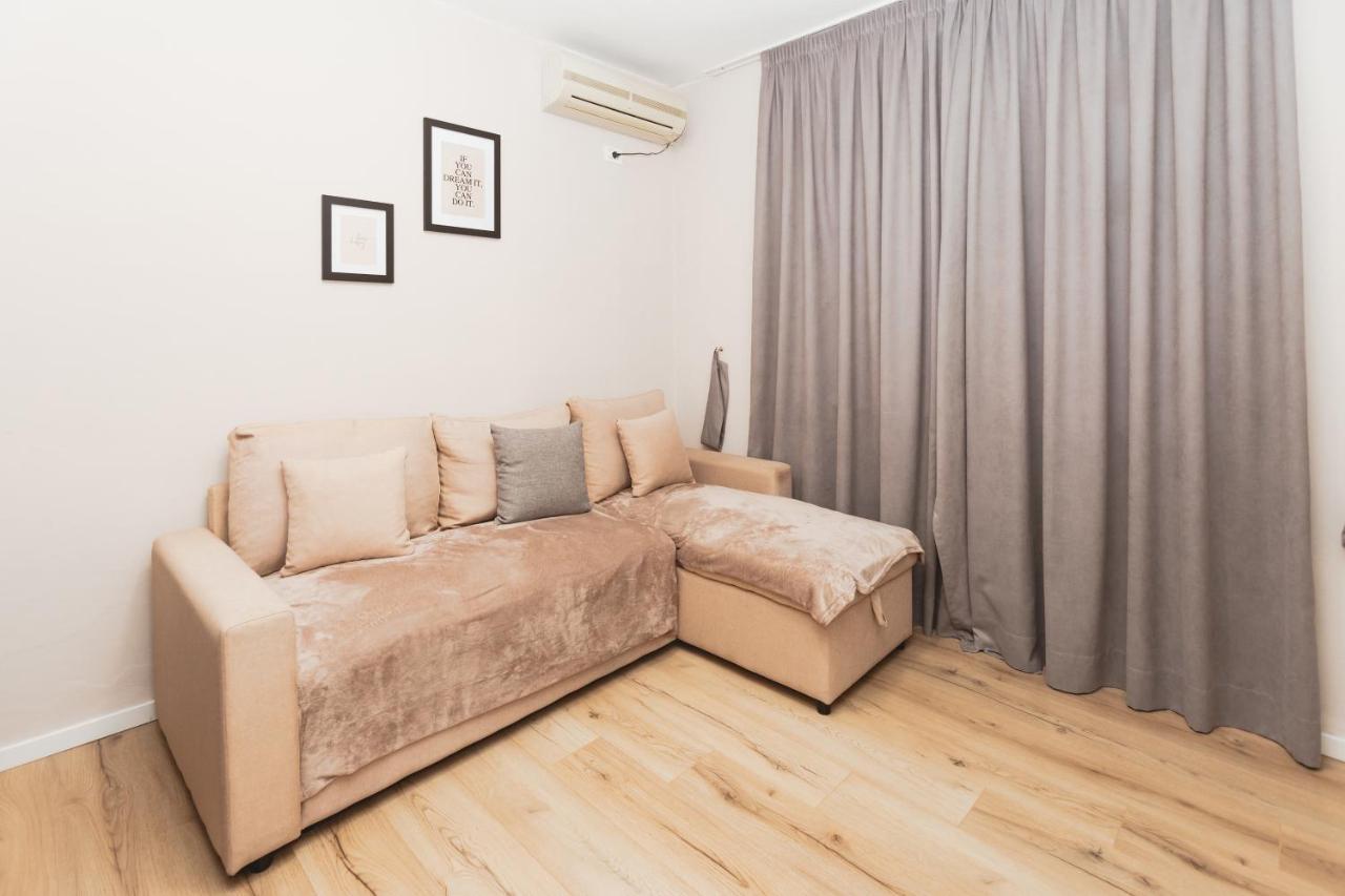 New At New Bazaar - Center Apartment